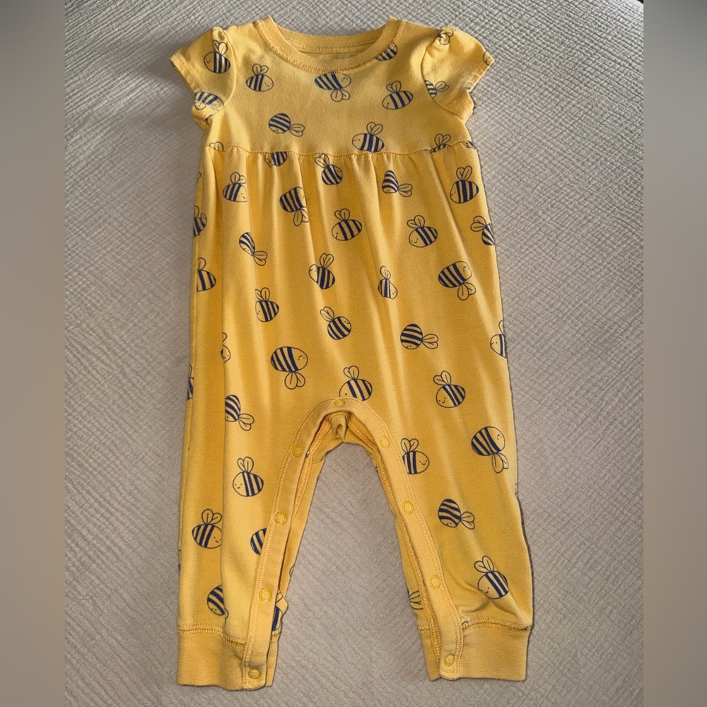 Cat & Jack Yellow Bee Pattern Bodysuit